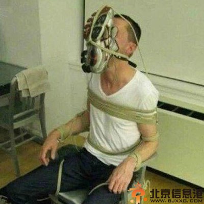 搞笑图片好残酷的惩罚 这样的惩罚方式也是醉了
