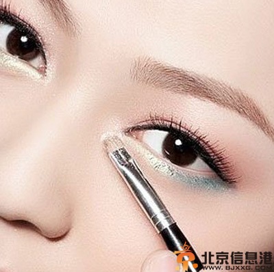 时尚新娘妆化妆教程 打造最美个性新娘
