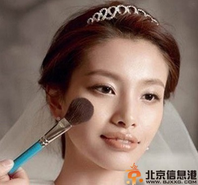 清新裸色新娘妆化妆教程 体验明星的清新裸妆