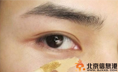 单眼皮眼影画法 无需双眼皮贴也深邃