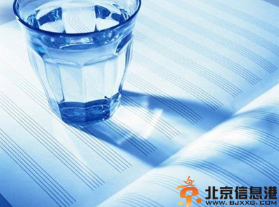 睫毛膏干了滴什么 小方法唤醒你的睫毛膏