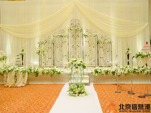 婚礼舞台布置图片推荐 打造一场完美童话婚礼