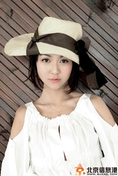 薛凯琪男友是谁 与汤骏业舌吻被拍曝不雅家居照