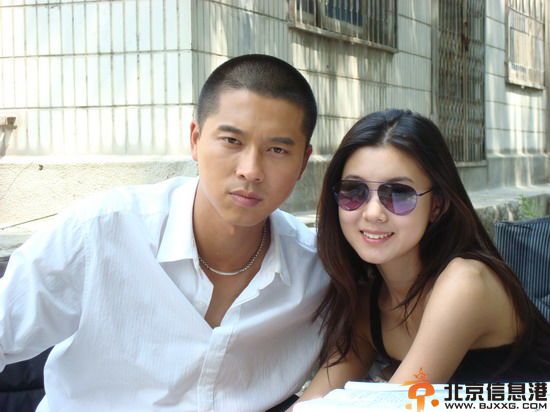 王雷李小萌结婚了吗 中戏求婚视频被疑为电视剧炒作