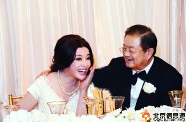 刘晓庆老公首谈恋爱史 整整追求了她三十年