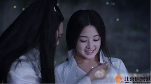 揭张含韵个人资料及近照 传其陪人睡觉照片是怎么回事