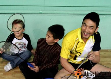 林依轮儿子首曝光 面对镜头很害羞