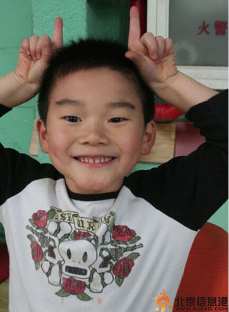 曝林依轮儿子Stan ford和Leo照片 揭林依轮老婆西华个人资料