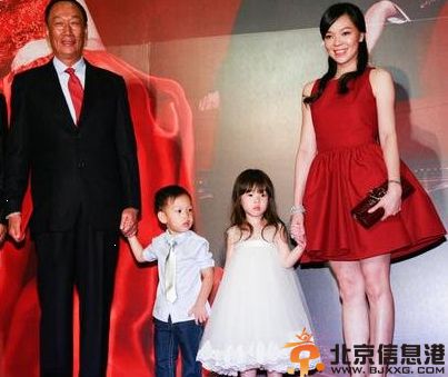 郭台铭老婆是谁 揭前妻林淑如现任老婆曾馨莹个人资料