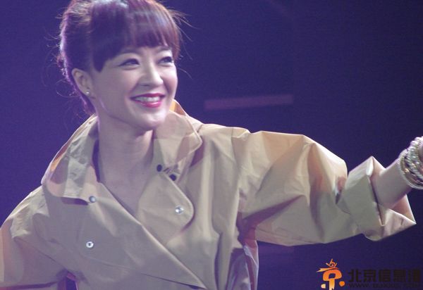 陈慧娴老公是谁揭其个人资料 与张学友亲吻无顾忌