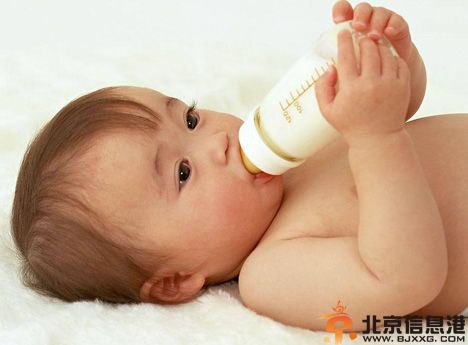如何判断宝宝是否吃饱 让宝宝更加<a href='http://www.bjxxg.cn/health/' target='_blank'><u>健康</u></a>的<a href='http://www.bjxxg.cn/baby/chengzhang/' target='_blank'><u>成长</u></a>