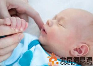 宝宝睡觉磨牙的原因是什么 不要盲目服用驱虫药