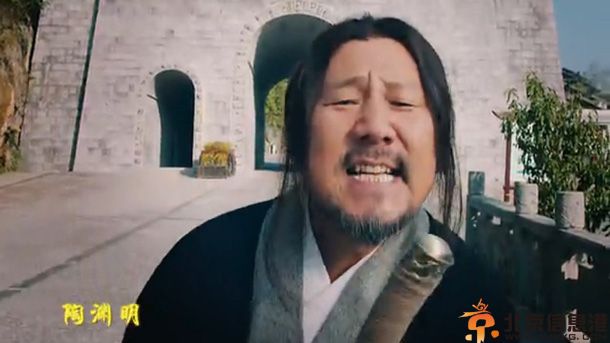 腾格尔桃花源歌词 新神曲MV中腾大叔跳起桃花舞晚节不保