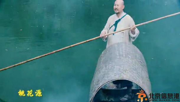 腾格尔桃花源歌词 新神曲MV中腾大叔跳起桃花舞晚节不保
