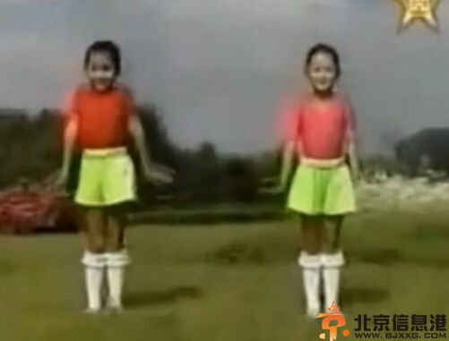 朝鲜劲舞团小苹果图片视频 原版体操神同步