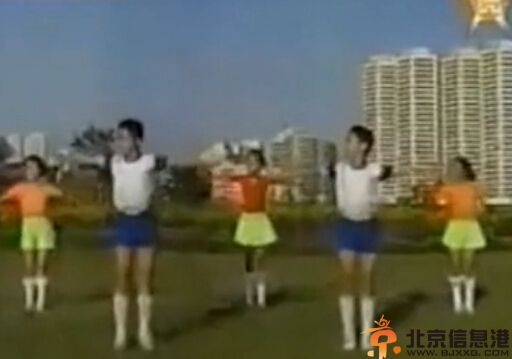 朝鲜劲舞团小苹果图片视频 原版体操神同步