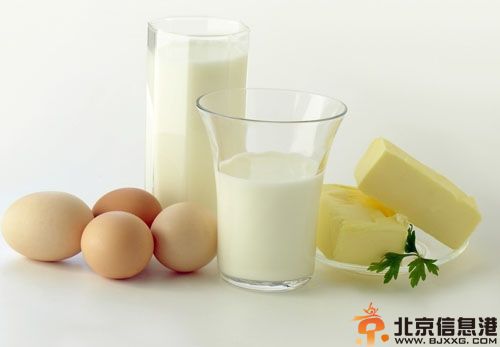 睡前喝牛奶好吗  10类人不适合睡前喝牛奶