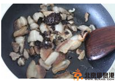 青椒回锅肉的做法分享 教你做出好吃的回锅肉