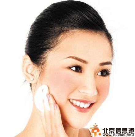 学会卸妆油的使用方法 不要让皮肤越变越糟