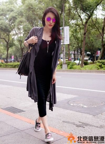 穆熙妍妍私服时尚街拍 高挑身材教你一年四季怎么穿