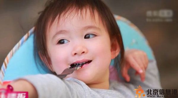 威廉弟弟遇见奥莉妹妹 网友狂呼在一起