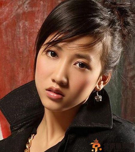 揭郭台铭老婆曾馨莹个人资料 妻子怀孕第三胎已4个月