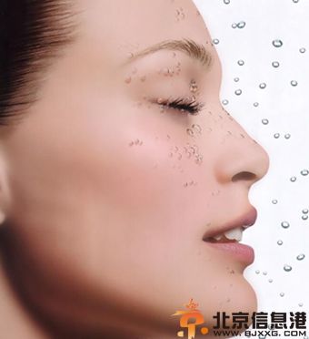 皮肤补水小妙招 让你恢复水润光滑