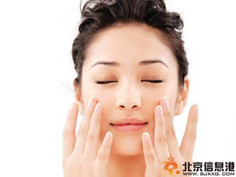 去黑头最有效的方法 3种方法扫除黑头