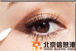 怎么画眼影好看 打造闪烁大眼睛