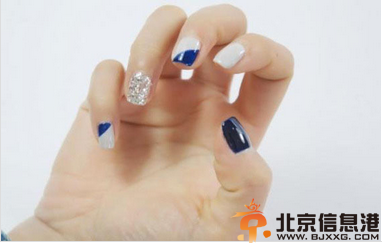 法式美甲怎么做 法式美甲步骤大揭秘