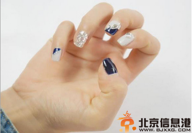 法式美甲怎么做 法式美甲步骤大揭秘