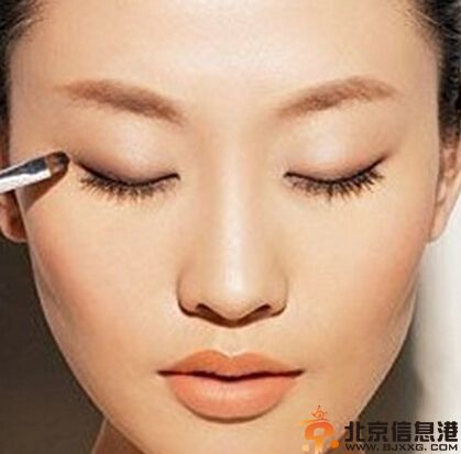 单眼皮怎么画眼线 让双眼瞬间大起来