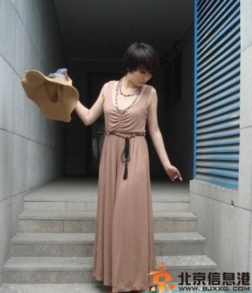 夏天女生穿衣搭配 短发妹纸帅气穿衣搭配推荐