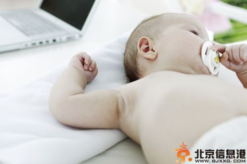新生儿呛奶怎么办 教你几招第一时间采取急救措施