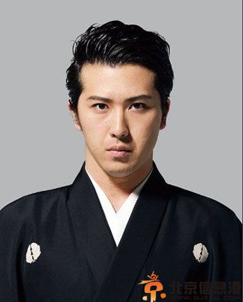 前田敦子男友是谁 男友尾上松也劈腿车内激吻40岁熟女