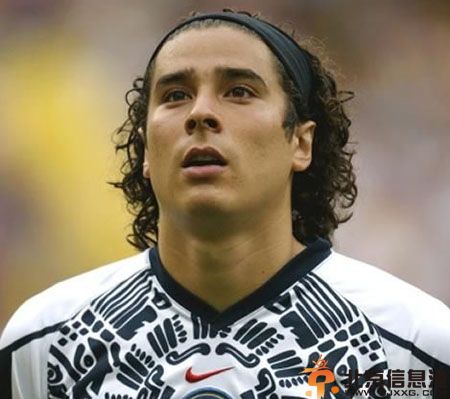 墨西哥门将奥乔亚个人资料比赛记录 神扑6球0-0逼平巴西