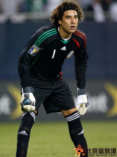 墨西哥门将奥乔亚个人资料比赛记录 神扑6球0-0逼平巴西