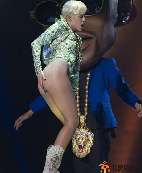 麦莉·赛勒斯男友是谁 揭其个人资料照片演唱会信息