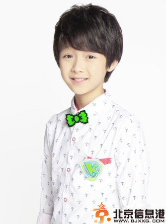 00后F4成员黄星羱微博个人资料照片 家庭背景父母资料引关注