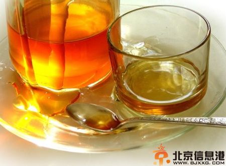 蜂蜜水什么时候喝最好 蜂蜜水的作用与功效