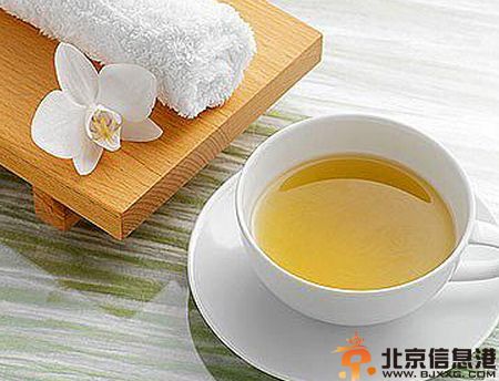 蜂蜜水什么时候喝最好 蜂蜜水的作用与功效