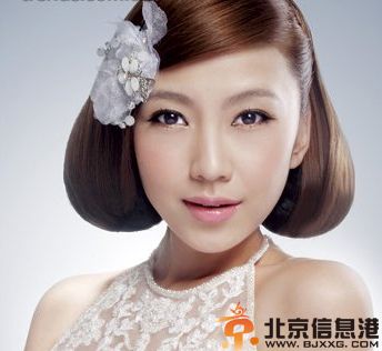 复古风新娘盘发教程图解 打造属于你的高贵气质