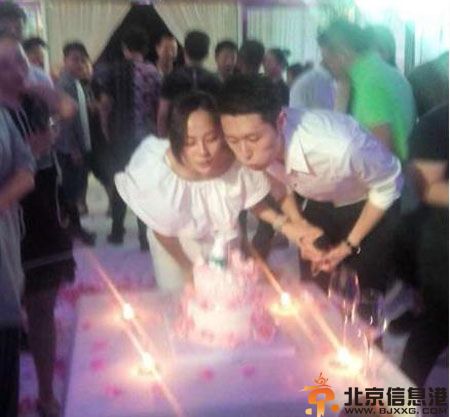 张嘉倪老公是谁揭其个人资料 生日被男友求婚感动落泪