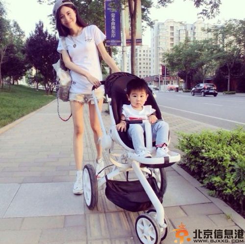 美女硕士二胎毕业照走红网络 其老公儿子生活照曝光