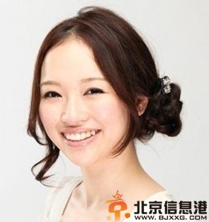 长发如何盘发髻 简单发髻五分钟就搞定