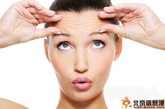抬头纹是怎么形成的 不是只有中老年人会有