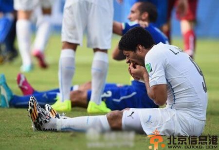 苏亚雷斯咬人事件图片 网友调侃舌尖上的苏亚雷斯