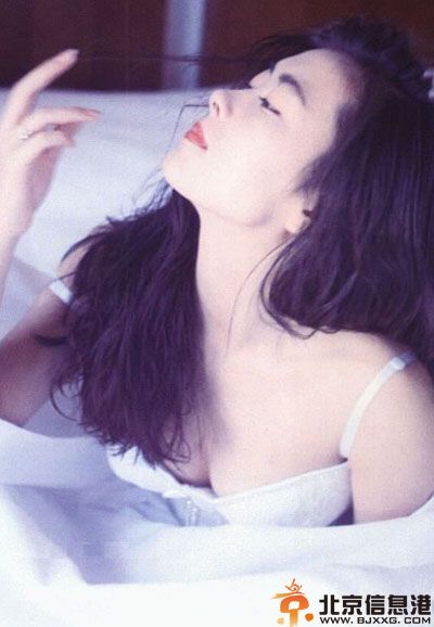 中山美穗凸点三级床戏被狂搜 与老公辻仁成离婚搭涉谷庆一郎