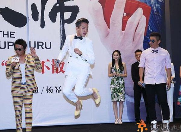 邓超女装照片惊艳众人 男扮女装与杨幂称闺蜜