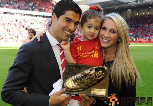 苏亚雷斯妻子索菲亚资料照片 苏亚雷斯为什么咬人受关注